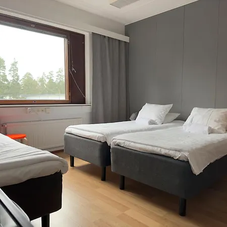 The Airport - 20rooms Hotel 2*