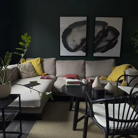 The Airport - 20rooms