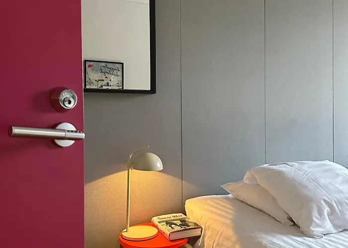 The Airport - 20rooms Отель