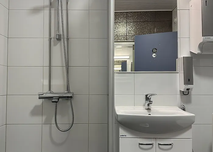 The Airport - 20rooms Отель Вантаа